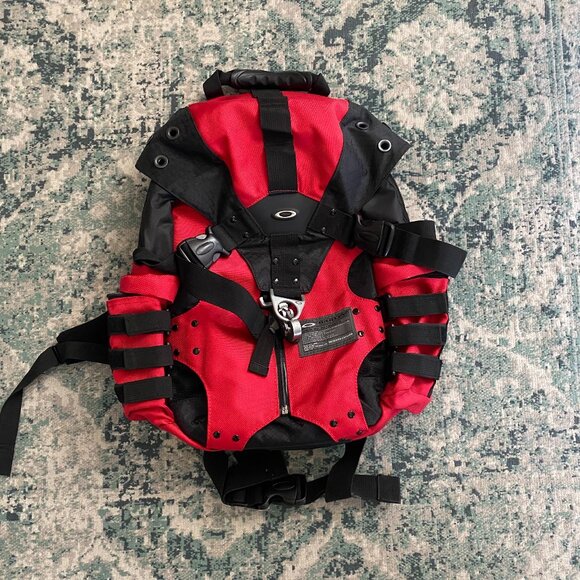 Rare Vintage 2000 Oakley Factory Pilot Utility Backpack Red Collectible Bag - Picture 1 of 16